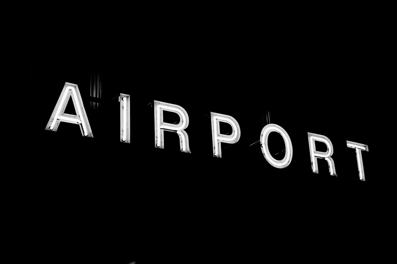 airport, aviation, sign-583407.jpg